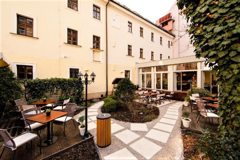 New Design & High Standard Apt From 16Th Century In Old Town-Free Parking Братислава Екстер'єр фото